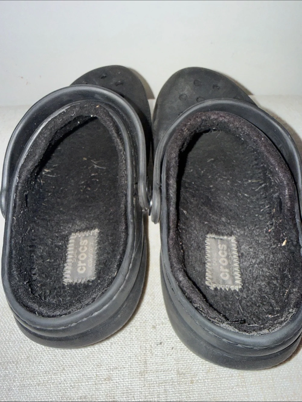 Crocs Kids Classic Lined Clogs Black Fuzz Cozy Slippers Size Junior 2 J2